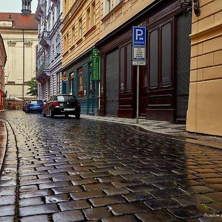 Apart Near The Charles Bridge براغ المظهر الخارجي الصورة